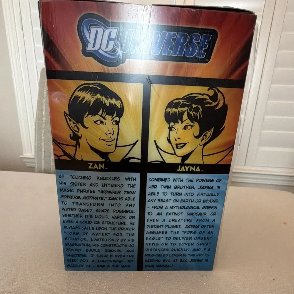 Mattel DC Universe Classics Wonder Twins Zan & Jayna Action Figure Set 2009